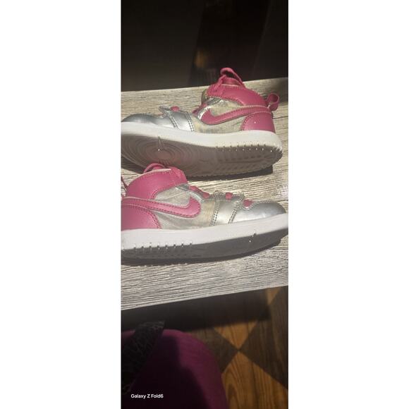 Toddler Nike Size 7c - Picture 3 of 4